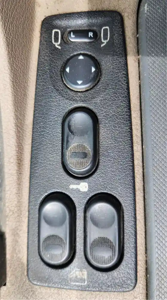 SwitchMate Series Window Switch Covers – Freightliner Cascadia (2008–2017)