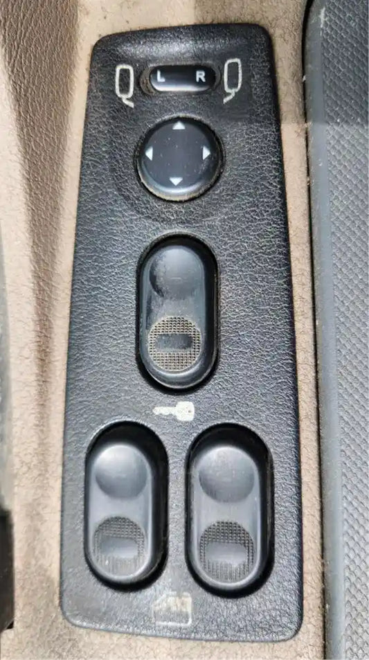 SwitchMate Series Window Switch Covers – Freightliner Cascadia (2008–2017)