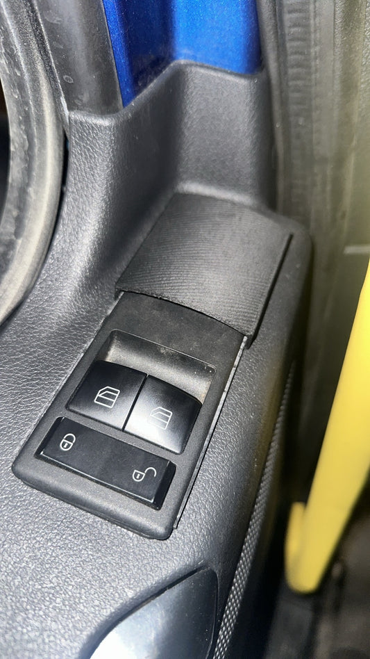 Freightliner Cascadia HALF Switch Mate